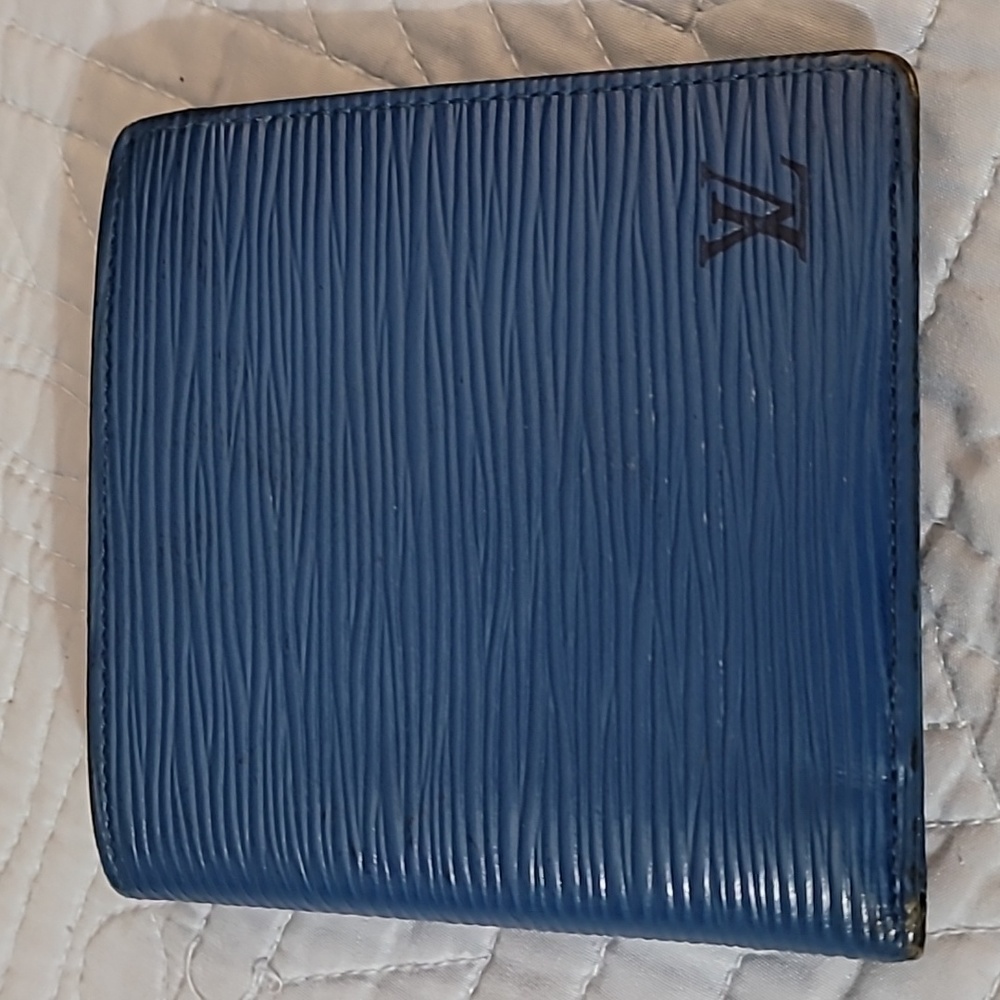 Louis Vuitton Epi Billfold wallet